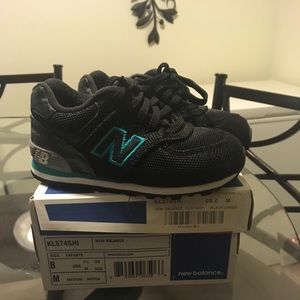 Toddler shoes size 8c